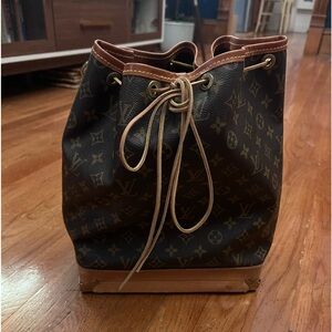 Authentic Louis Vuitton Noe Handbag